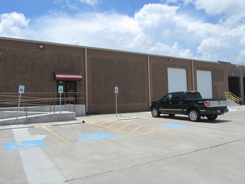 More Photos Of 101 45th St, Corpus Christi Distribution For Lease