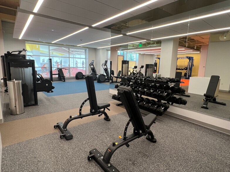 More Photos Of 919 Milam St, Houston Office For Sale