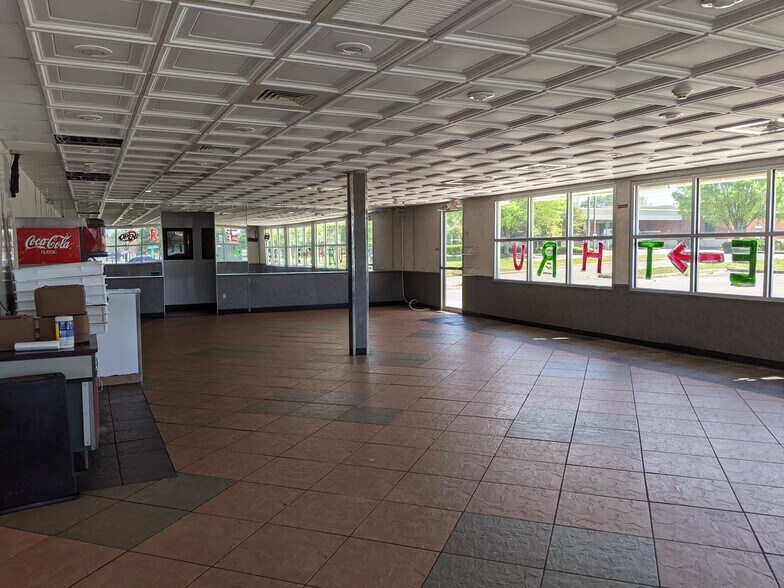 More Photos Of 2007 Hughes Rd, Madison Fast Food For Sale