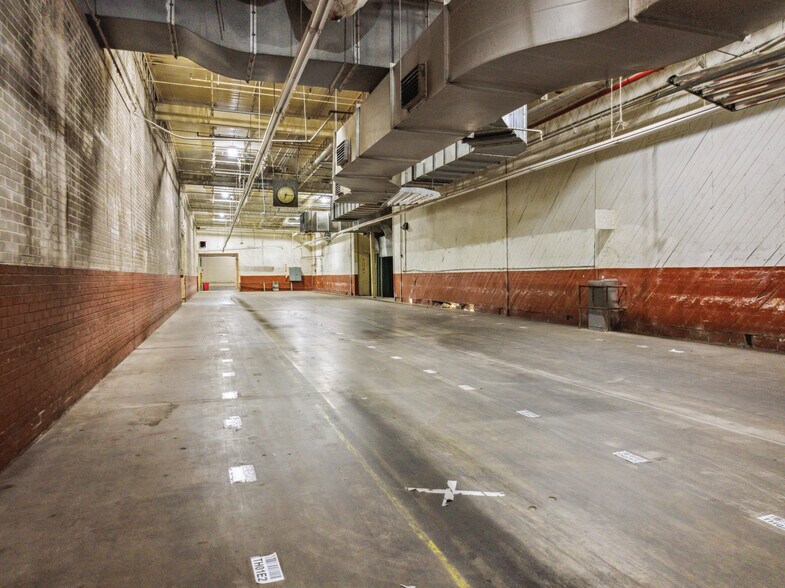 More Photos Of 715 E 2nd St, Stevenson Warehouse For Sale