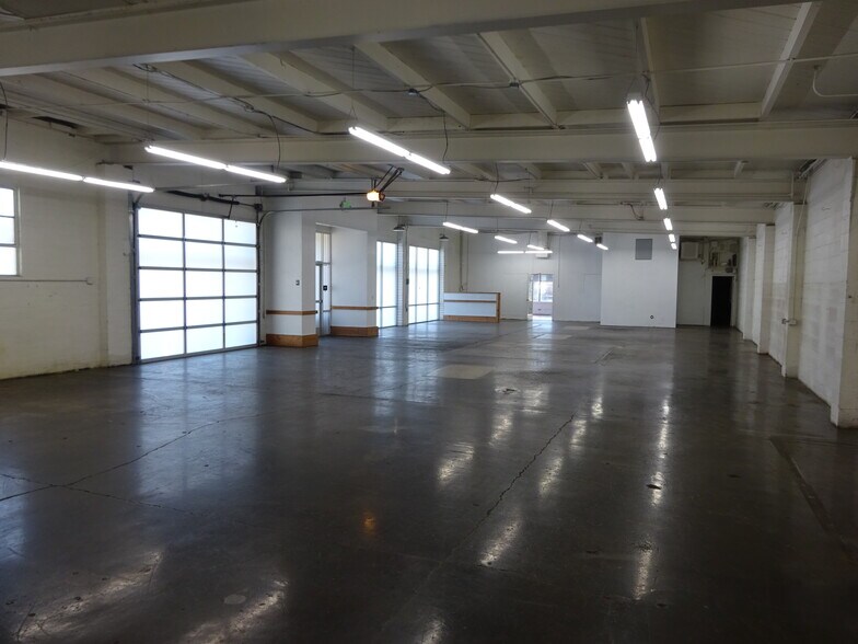 More Photos Of 2230 16th St, Sacramento Freestanding For Lease