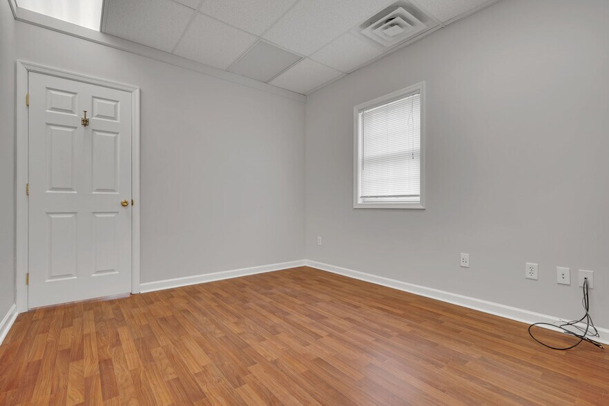 More Photos Of 1466 Hooper Ave, Toms River Medical For Lease