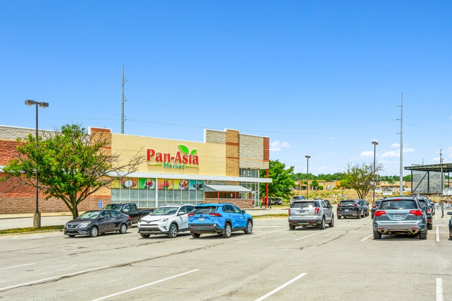 More Photos Of 12040 Metcalf Ave, Overland Park Unknown For Lease