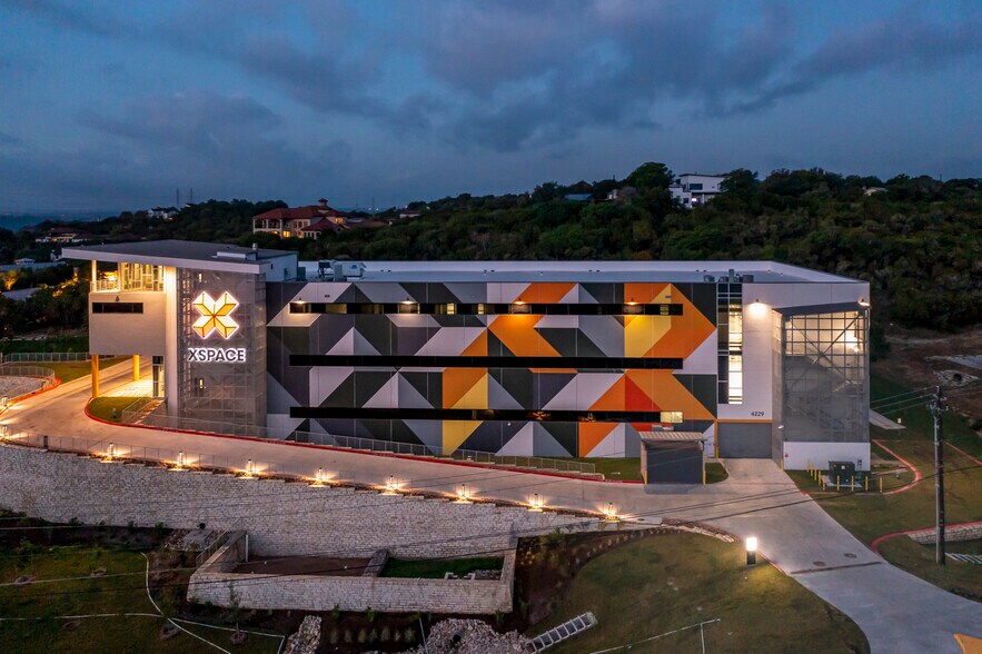 More Photos Of 4229 N FM 620 Hwy, Austin Showroom For Sale