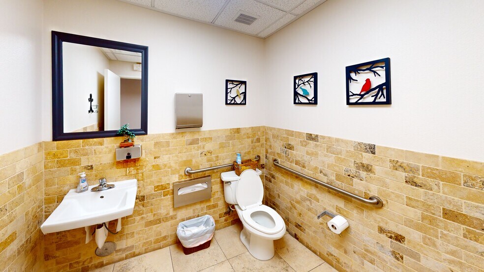More Photos Of 2633 W Horizon Ridge Pky, Henderson Medical For Lease