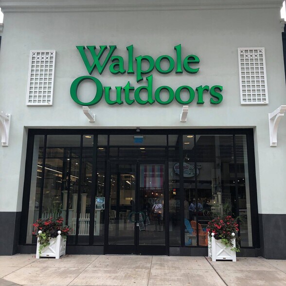 More Photos Of 255 Patriot Pl, Foxborough General Retail For Lease