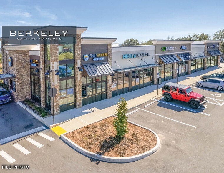 More Photos Of 825 S US Highway 27, Minneola Storefront For Lease