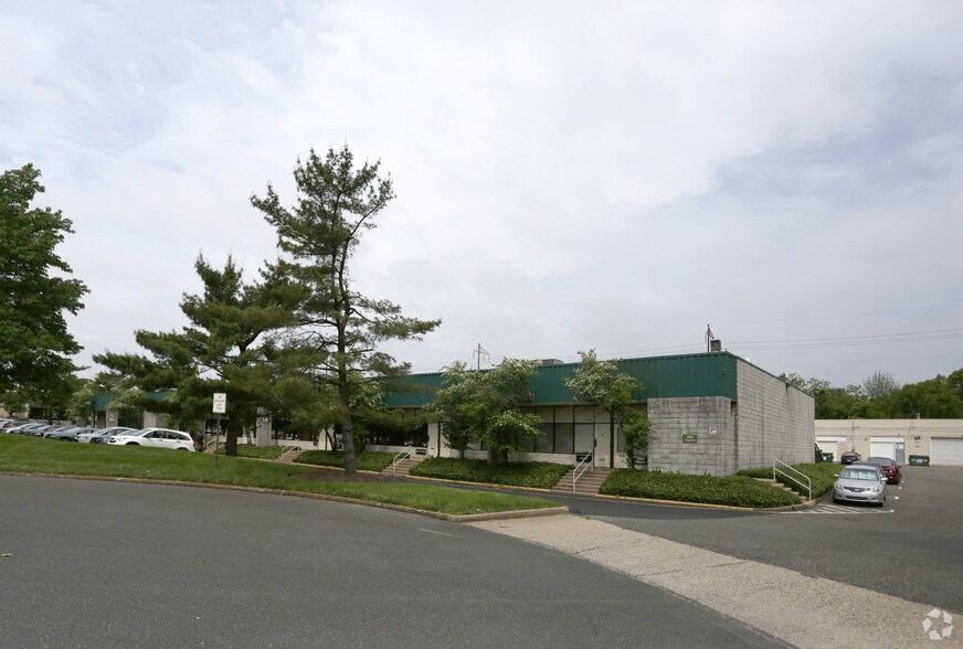 More Photos Of 3580 Progress Dr, Bensalem Light Manufacturing For Lease