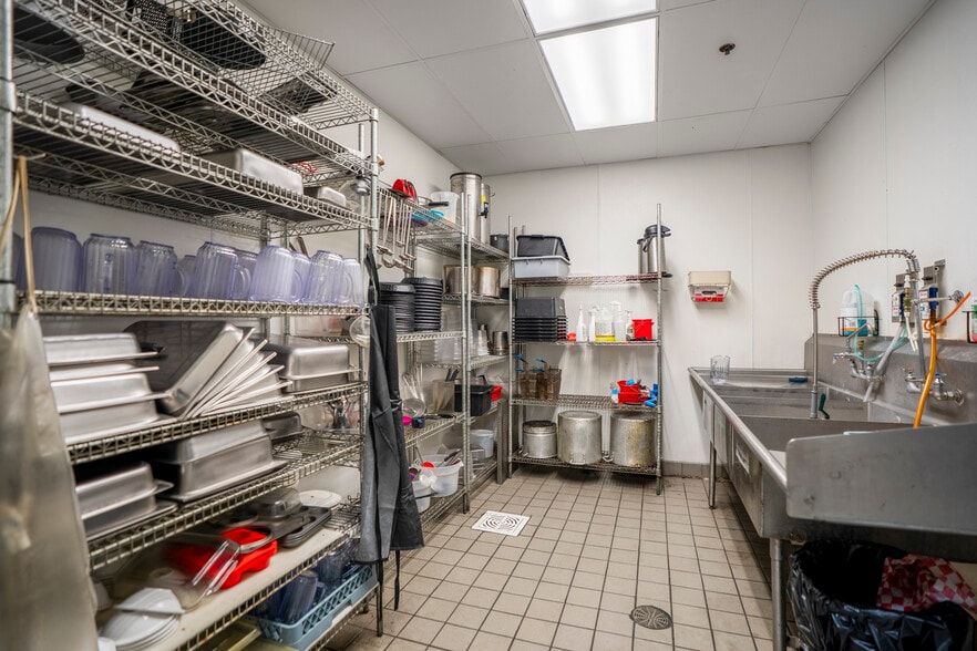 More Photos Of 13027 TX-105 E, Cut And Shoot Sports And Entertainment For Sale