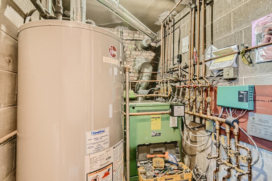 More Photos Of 9225 S Pulaski Rd, Evergreen Park Apartments For Sale