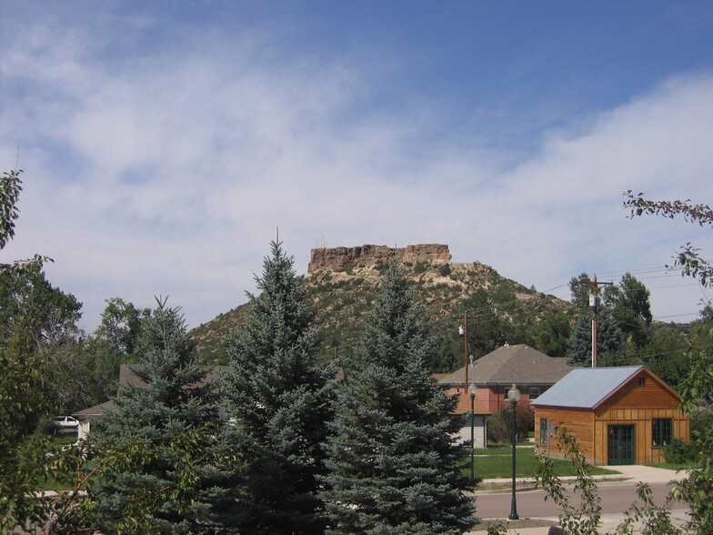 More Photos Of 500-504 2nd St, Castle Rock Warehouse For Lease