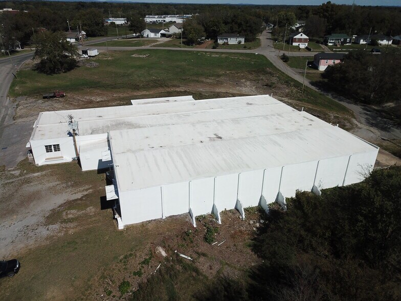 More Photos Of 703 1st Ave N, Lewisburg Warehouse For Sale