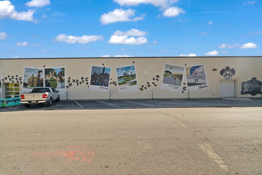 More Photos Of 3511-3563 S Hills Ave, Fort Worth Unknown For Lease