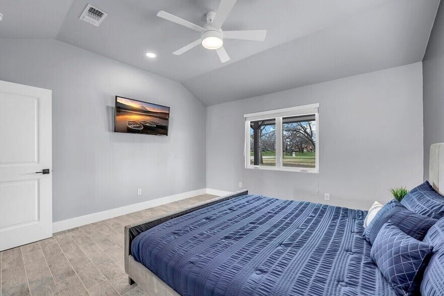 More Photos Of 3120 River Oaks Dr, Kingsland Specialty For Sale