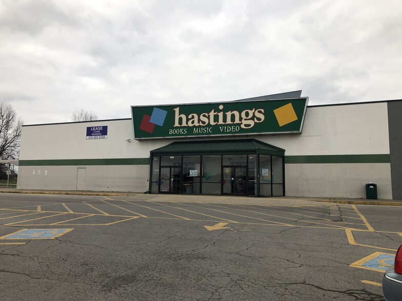 More Photos Of 1610 Fort Campbell Blvd, Clarksville Unknown For Lease