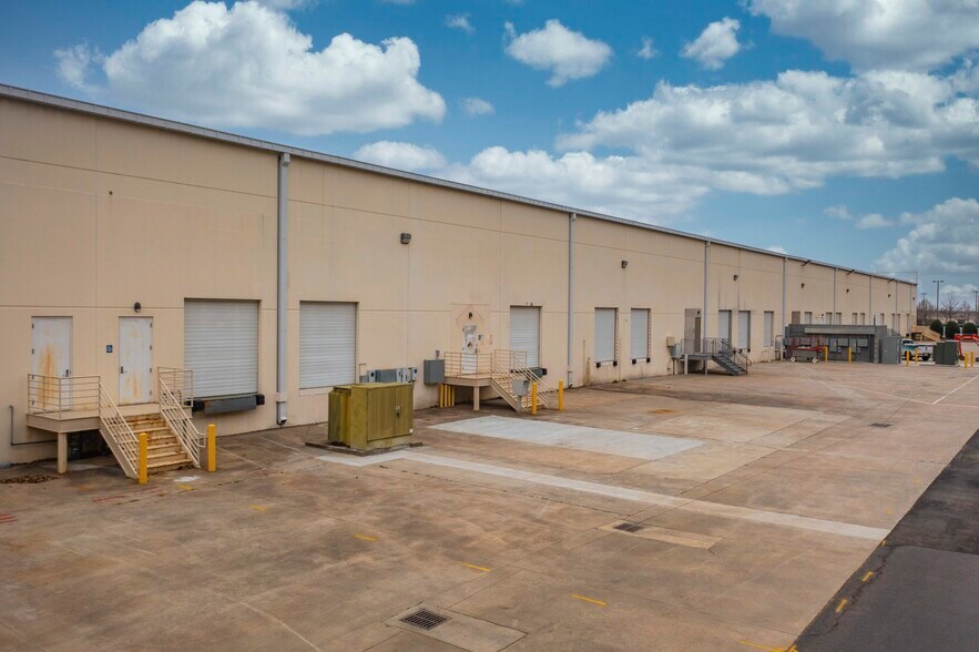 More Photos Of 2745 Whitehall Park Dr, Charlotte Light Distribution For Lease