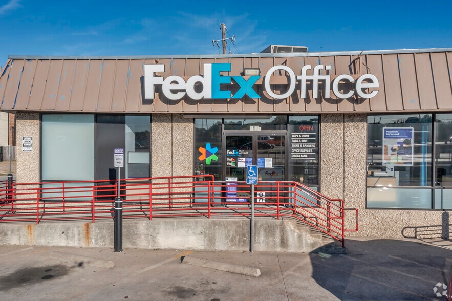 More Photos Of 9147 Skillman St, Dallas General Retail For Sale