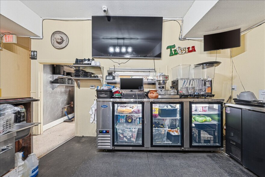 More Photos Of 405 Main St, Silver City Restaurant For Sale