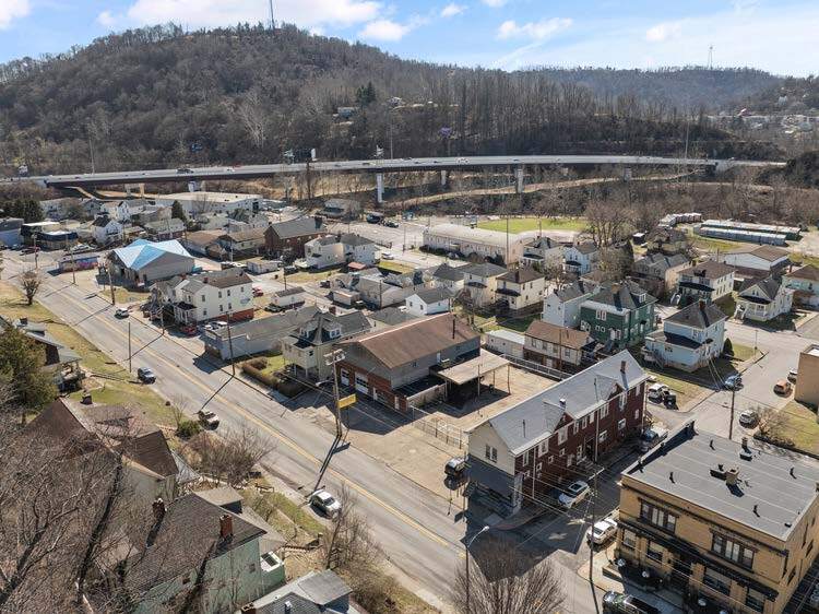 More Photos Of 512 National Rd, Wheeling Flex For Sale