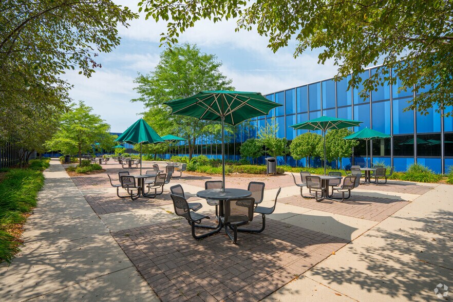 More Photos Of 2900 37th St, Rochester Warehouse For Lease