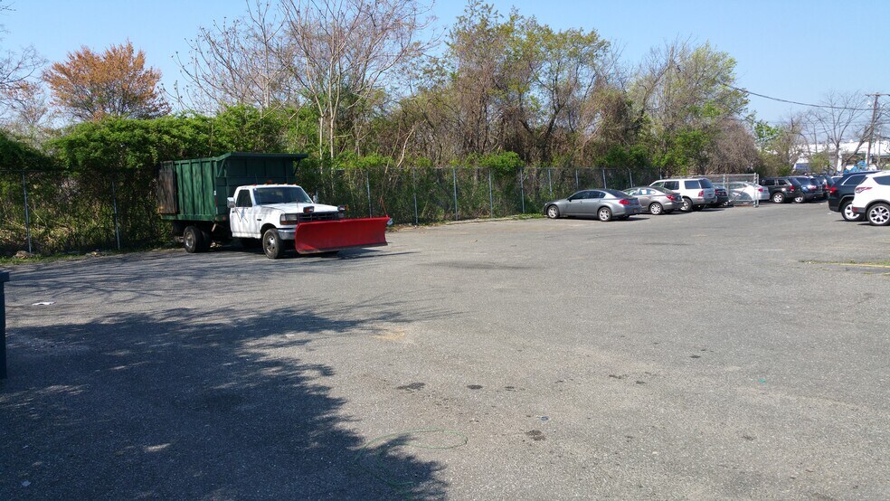 More Photos Of 55 Brook Ave, Deer Park Warehouse For Lease