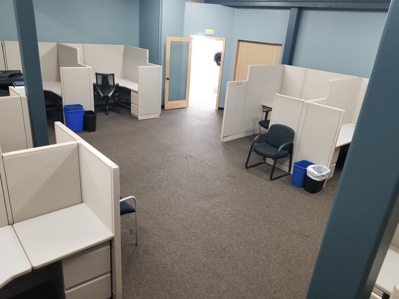 More Photos Of 4616 SE 82nd Ave, Portland Auto Dealership For Sale