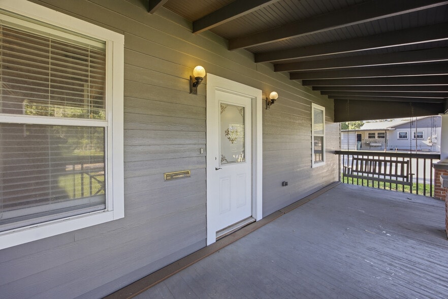 More Photos Of 527 NE 8th Ave, Ocala Office Residential For Sale