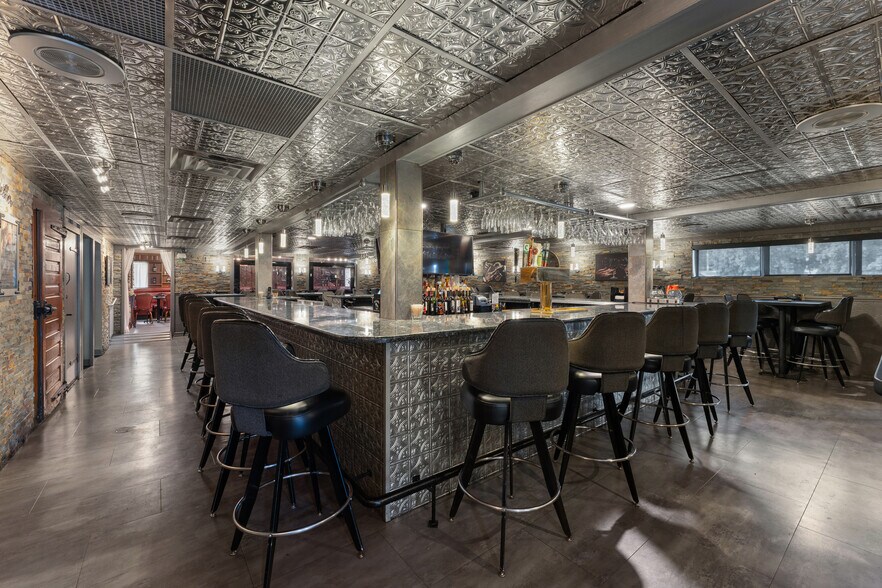 More Photos Of 4305 Portage St NW, Canton Restaurant For Sale