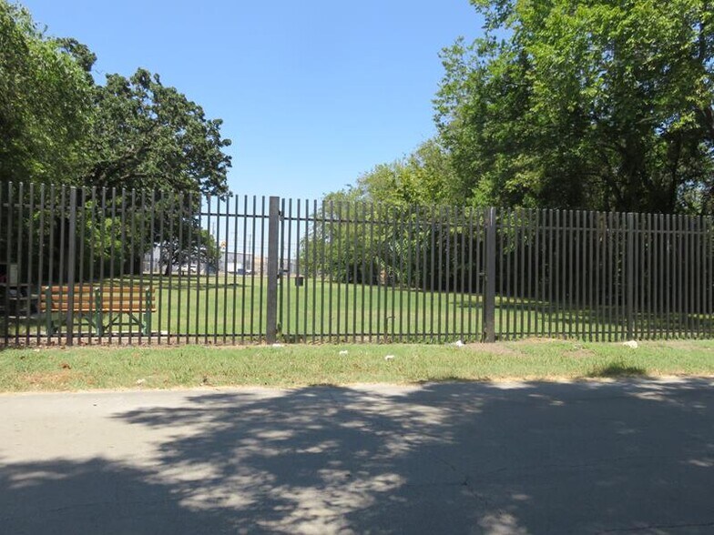 More Photos Of 3955 E Loop 820 S, Fort Worth Industrial For Sale