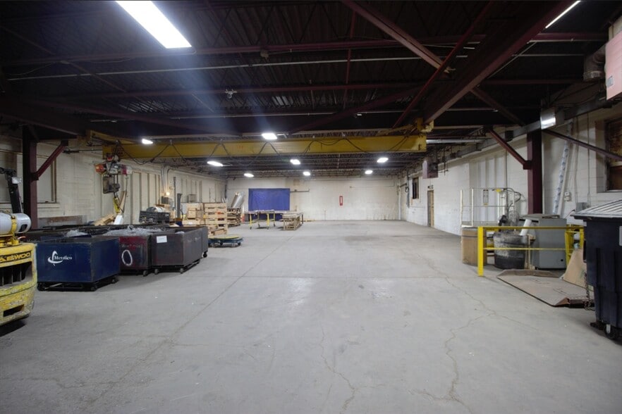 More Photos Of 2025 Brighton Henrietta Town Line Rd, Rochester Manufacturing For Lease