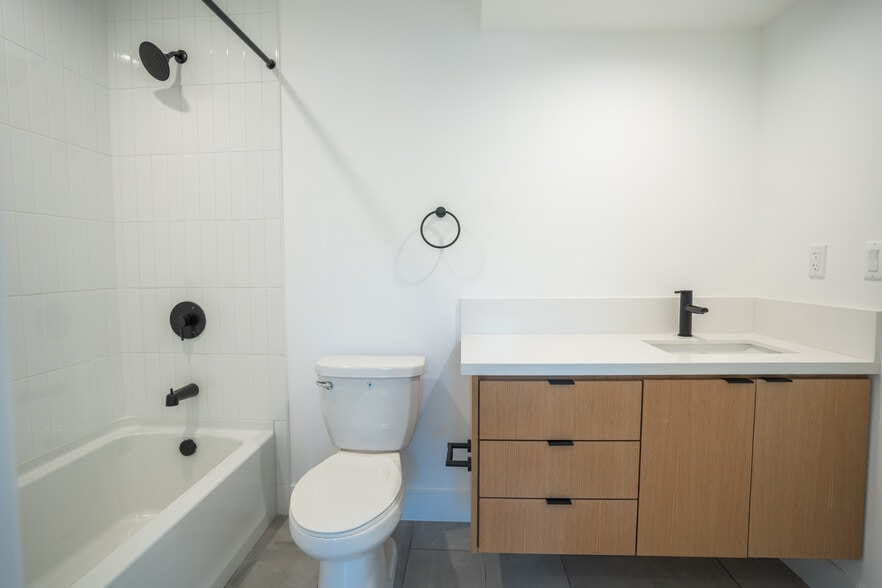 More Photos Of 2707 Ruhland Ave, Redondo Beach Multifamily For Sale