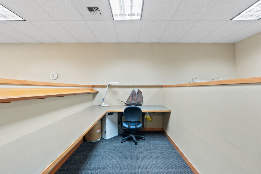 More Photos Of 392 W Main Ave, Sisters Medical For Sale