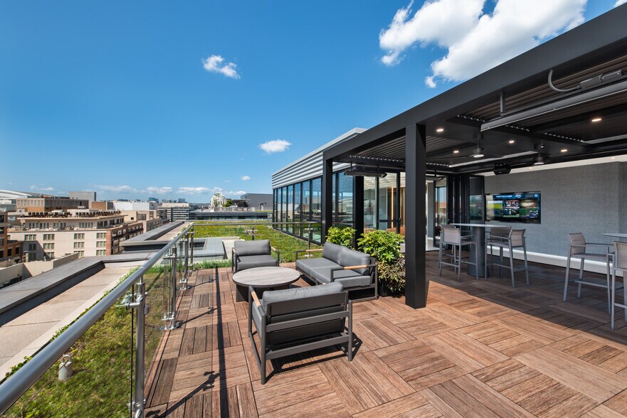 More Photos Of 801 17th St NW, Washington Office For Lease