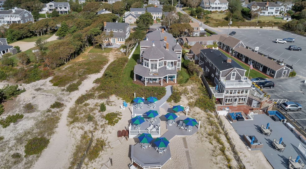 More Photos Of 4 Braddock Ln, Harwich Port Hotel For Sale