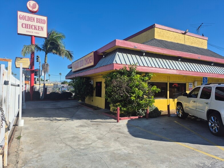 More Photos Of 8300 S Western Ave, Los Angeles General Retail For Sale