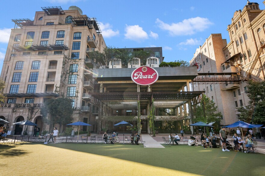 More Photos Of 719 E Locust St, San Antonio Apartments For Sale