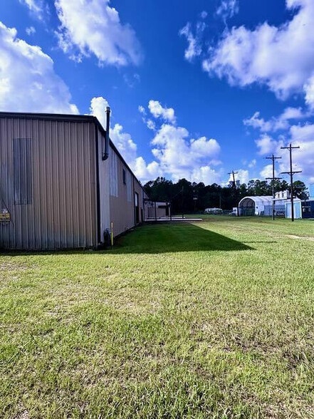 More Photos Of 1760 South Ln, Mandeville Warehouse For Sale