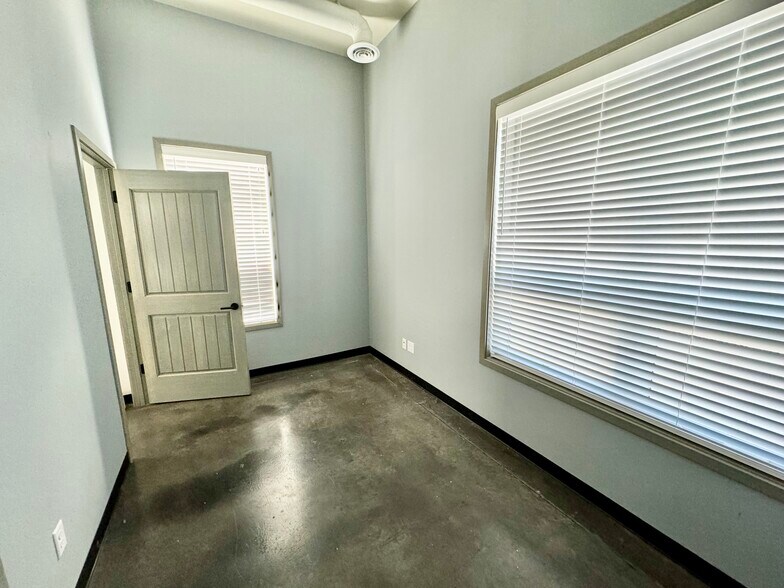 More Photos Of 216 Evergreen Ln, Glen Carbon Medical For Lease