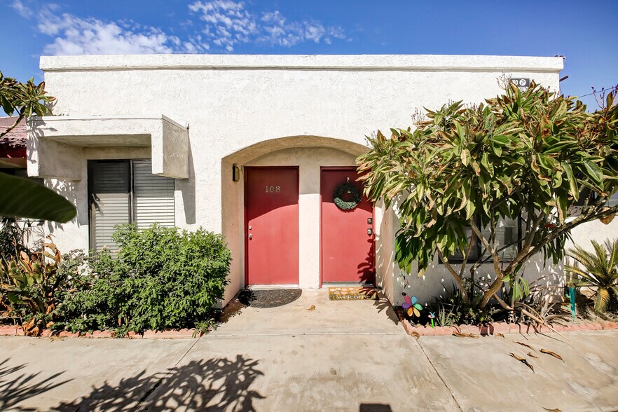 More Photos Of 43965 Towne St, Indio Apartments For Sale