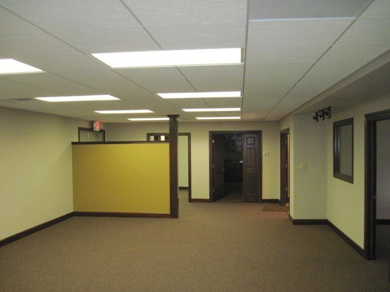More Photos Of 8236 Wright St, Merrillville Warehouse For Lease