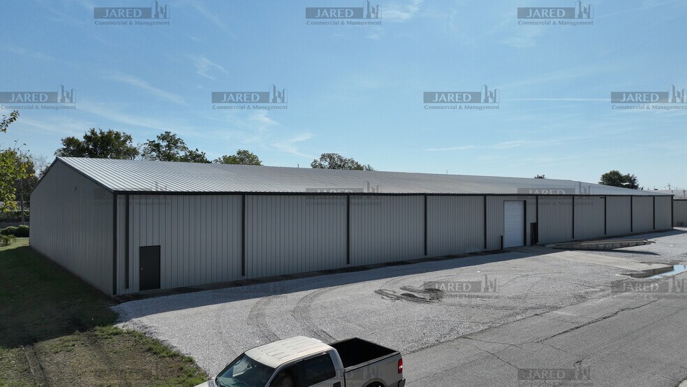 More Photos Of 2230 S Main St, Carthage Unknown For Lease