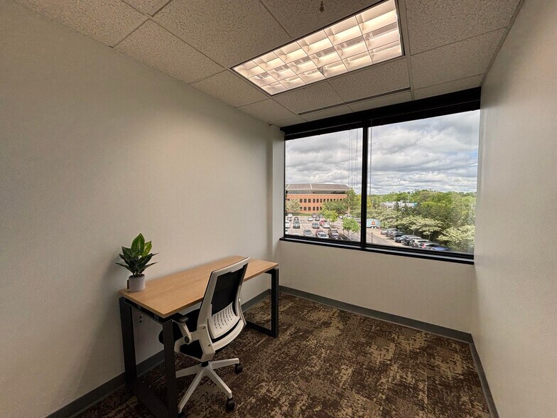 More Photos Of 7965 N High St, Columbus Coworking Space