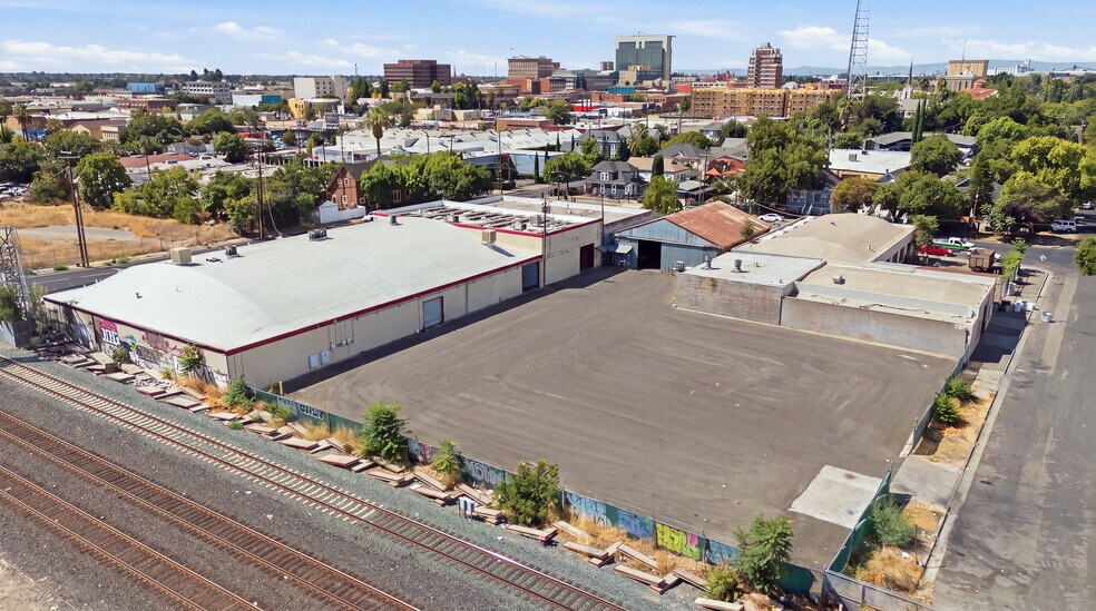 Primary Photo Of 945 E Lindsay, Stockton Warehouse For Sale