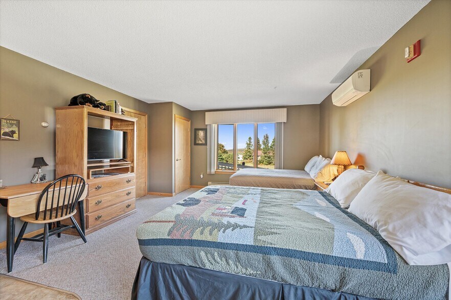 More Photos Of 341 US Route 1, Weston Hotel For Sale