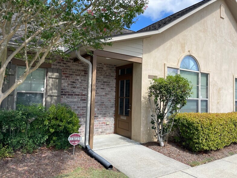 More Photos Of 14635 S Harrell's Ferry Rd, Baton Rouge Office For Sale