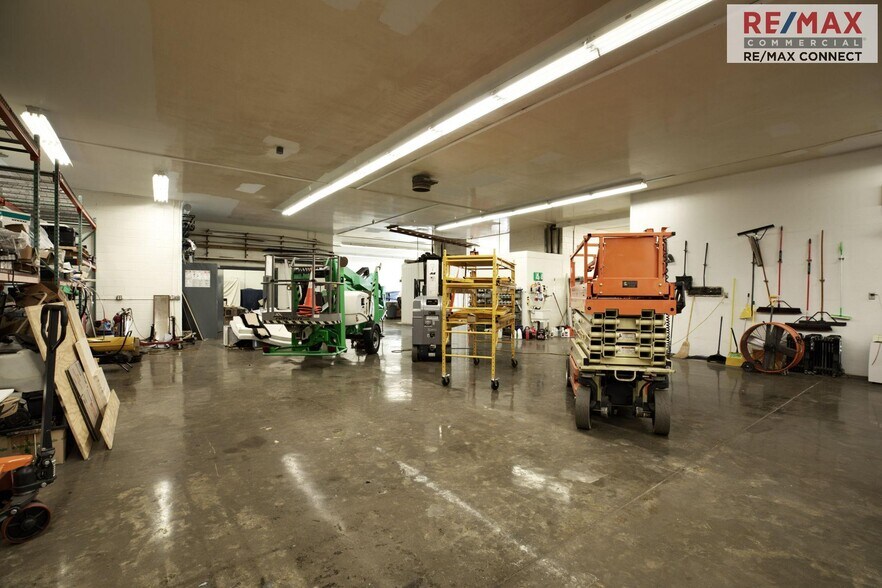 More Photos Of 2521 Hayes Rd, Hayes Light Distribution For Sale