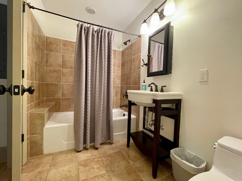 More Photos Of 5 Walnut St, Asheville Apartments For Sale