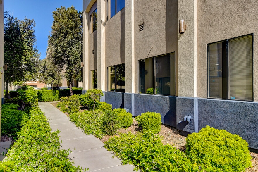 More Photos Of 8867 W Flamingo Rd, Las Vegas Office For Sale