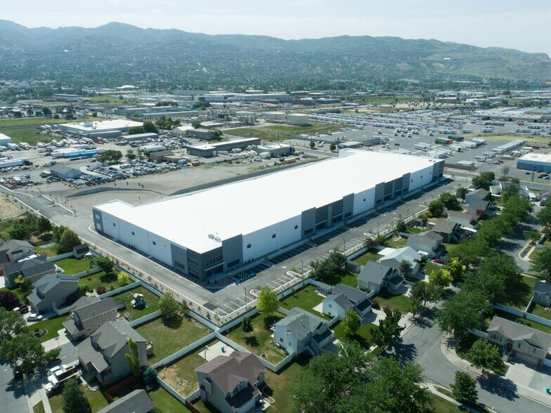 More Photos Of 1376 W 2600 S, Woods Cross Distribution For Lease