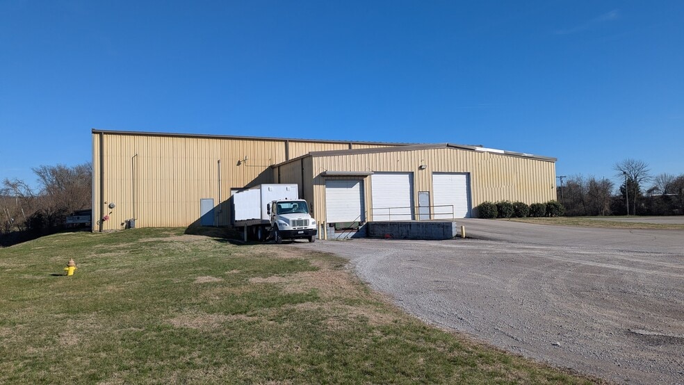 More Photos Of 121 Bennett Dr, Pulaski Warehouse For Sale